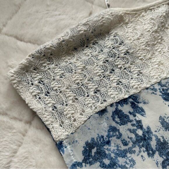 Miss Me | Blue & Cream Jeweled Abstract Floral Crochet Blouse | Size Extra Small - Picture 5 of 9